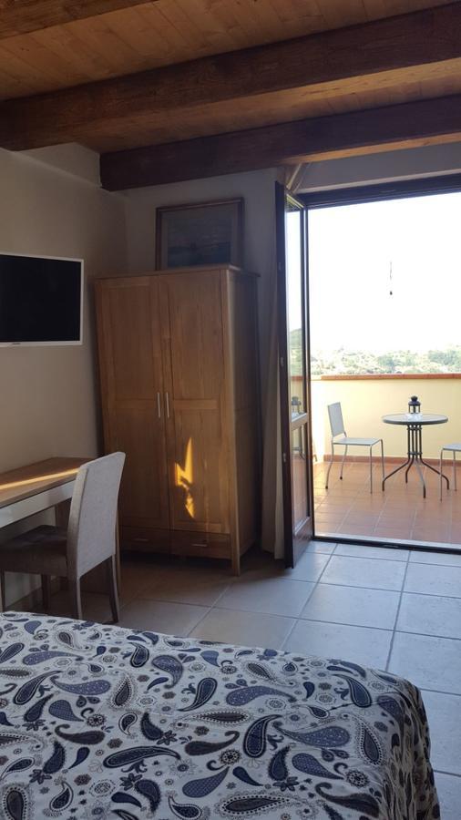 B&B La Taverna Degli Angeli Vezzi Portio Zewnętrze zdjęcie